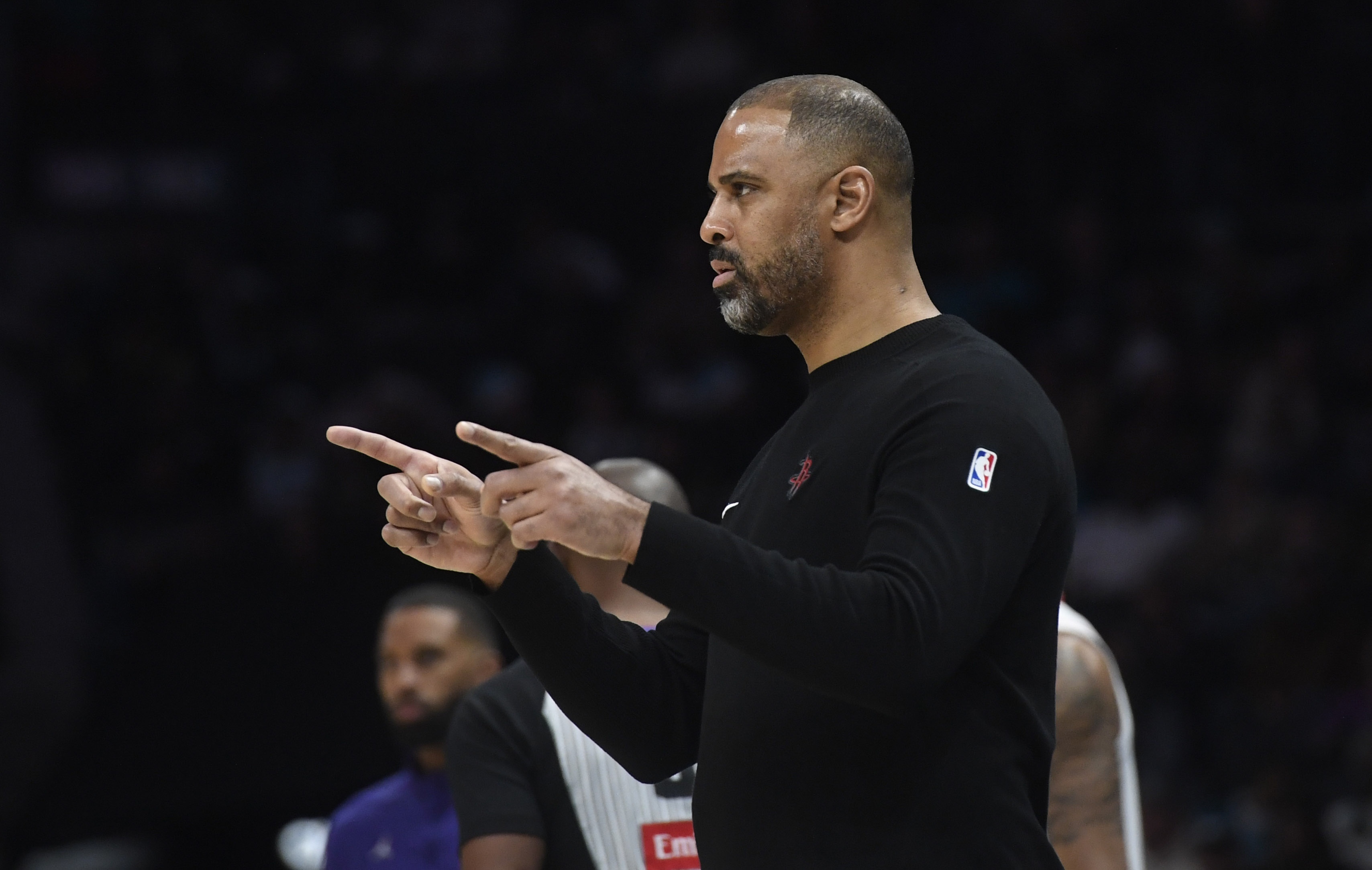 乌度卡:安排首发还要考虑对替补阵容的影响 得给二阵容留点火花